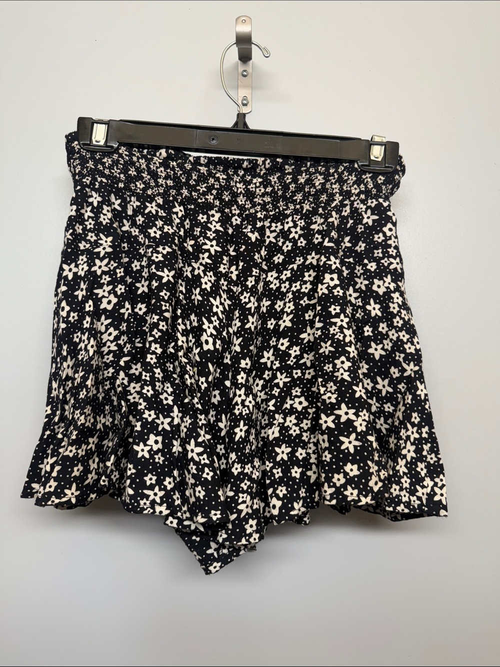 Anthro Patrons of Peace Black and White Floral Smocked Waist Skort Skirt Shorts